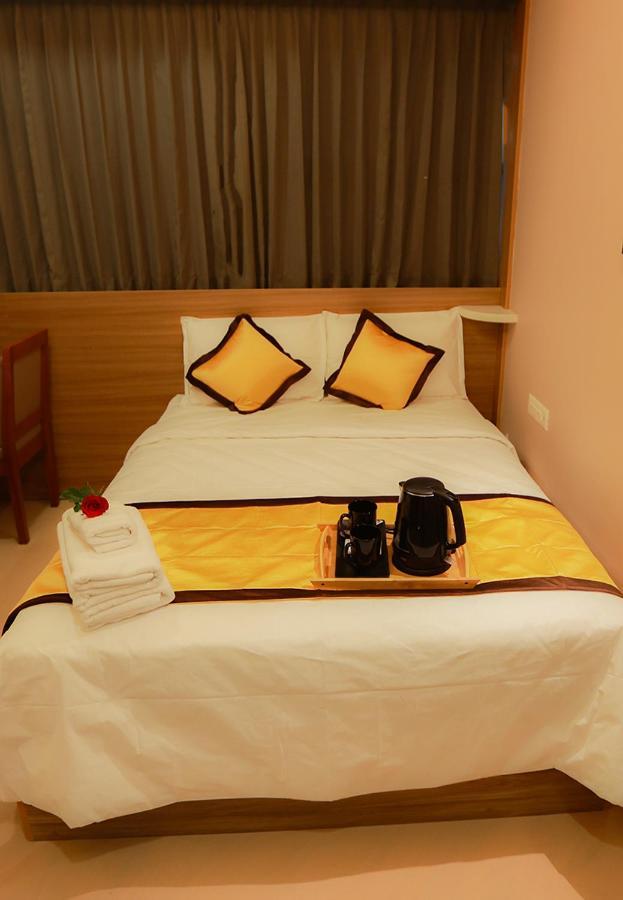 Hotel Emirates Kannangad Zewnętrze zdjęcie